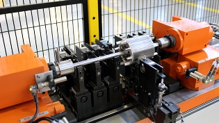 Richten elektrischer Teile