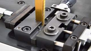 Präziser Kerb ISO 148 + ASTM E23