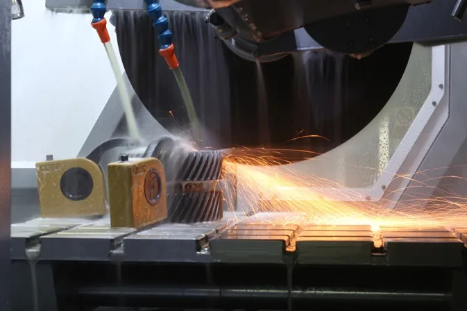 Das Trennen in der Metallographie muss mit ausreichender Kühlung erfolgen